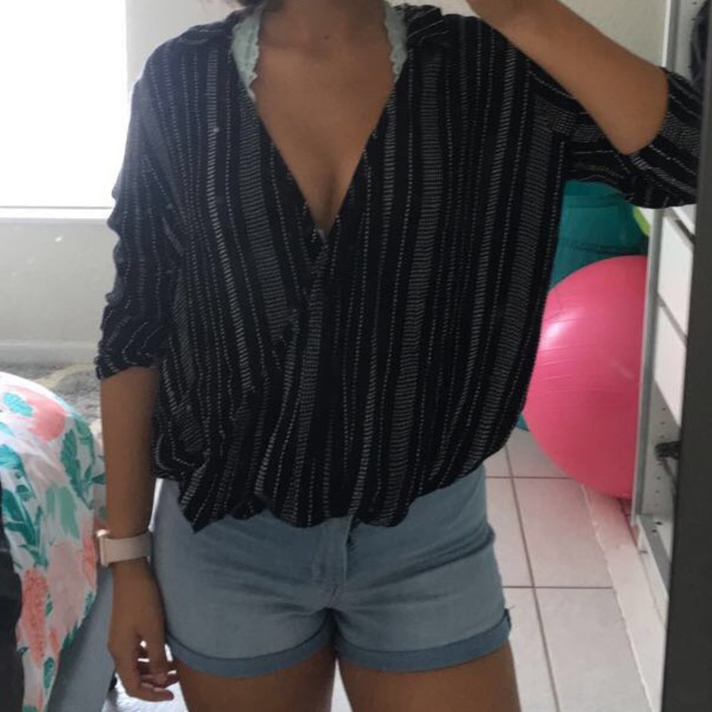 O’Neil top , black and white